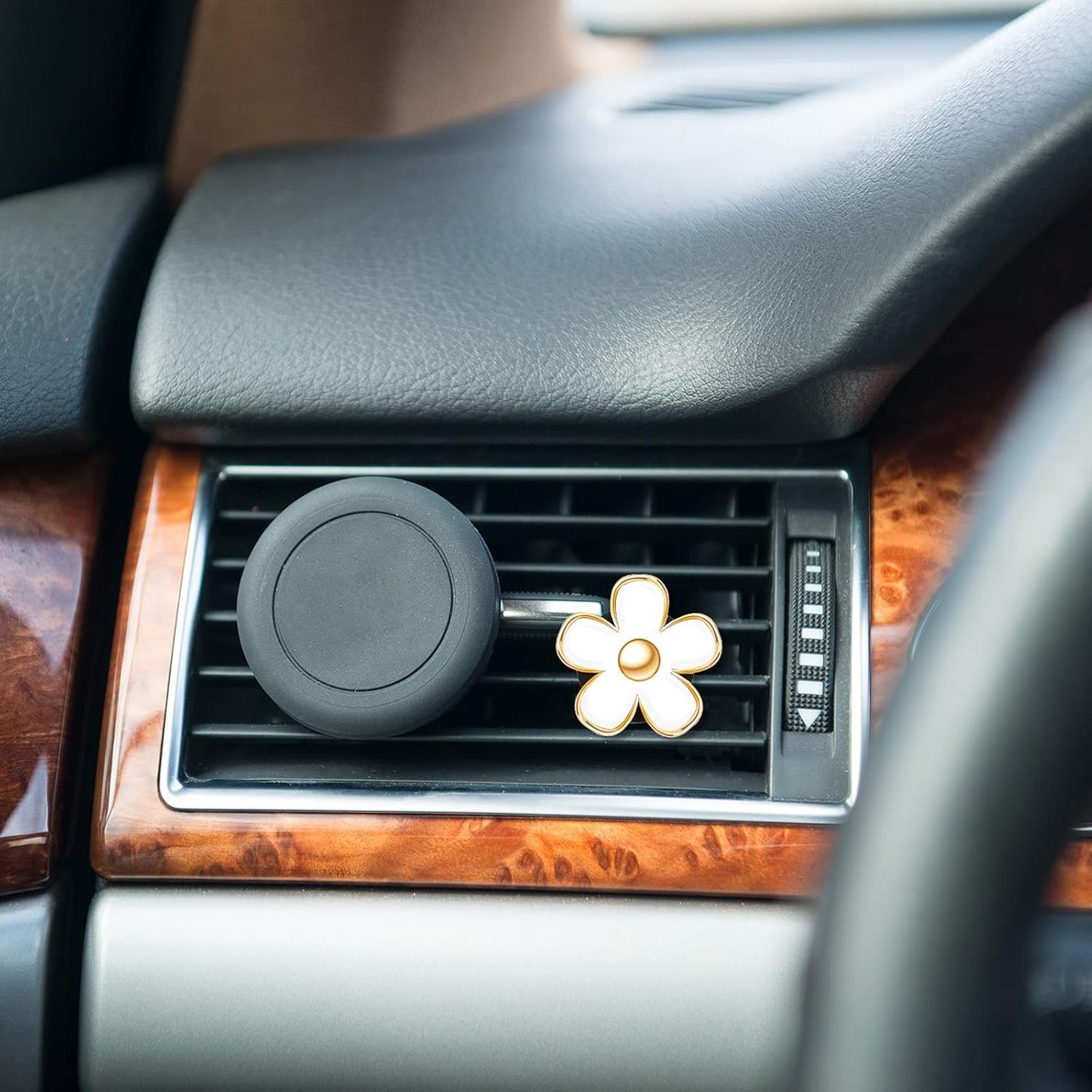HIGHTQURO® BloomBreeze – Daisy Car Air Freshener for a Fresh & Floral Ride (4PCS/PACK)